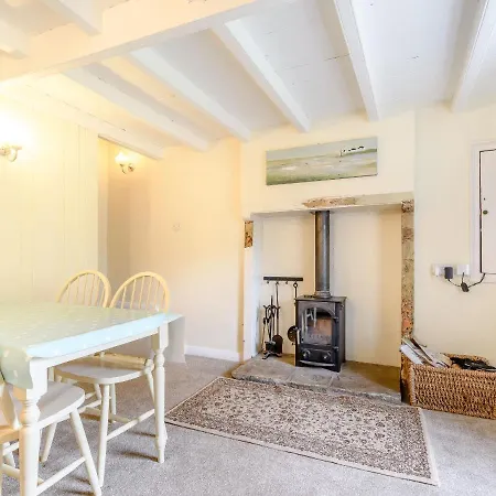 Semesterbostad Corner Cottage, *
